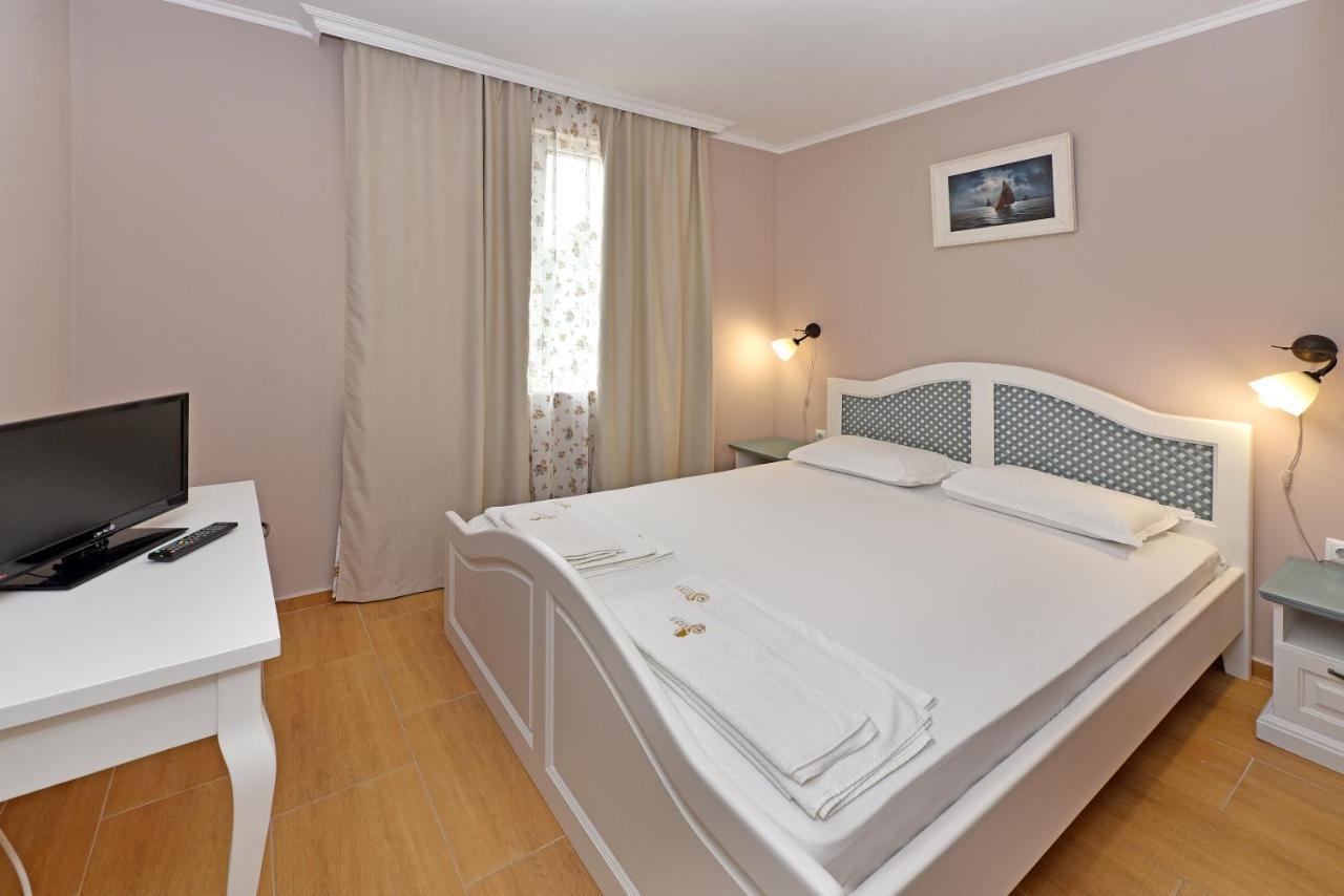 Sirena Palace Family Hotel Obzor Ngoại thất bức ảnh