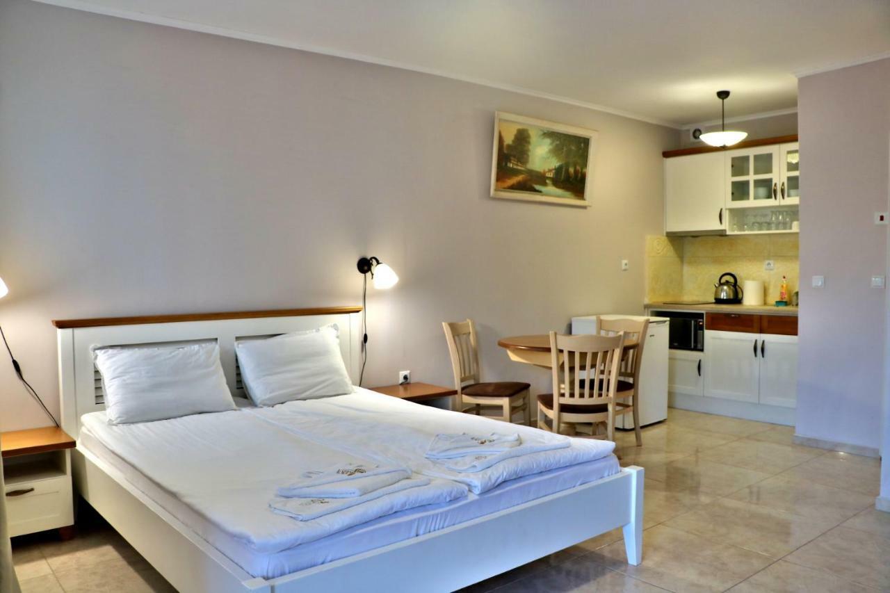 Sirena Palace Family Hotel Obzor Ngoại thất bức ảnh
